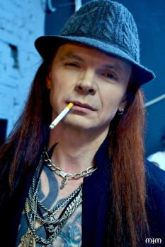Сергей Маврин сигарета